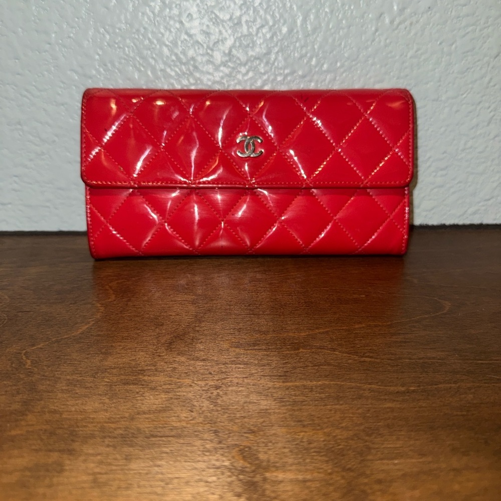 CHANEL Flap Pink Quilted Patent Wallet